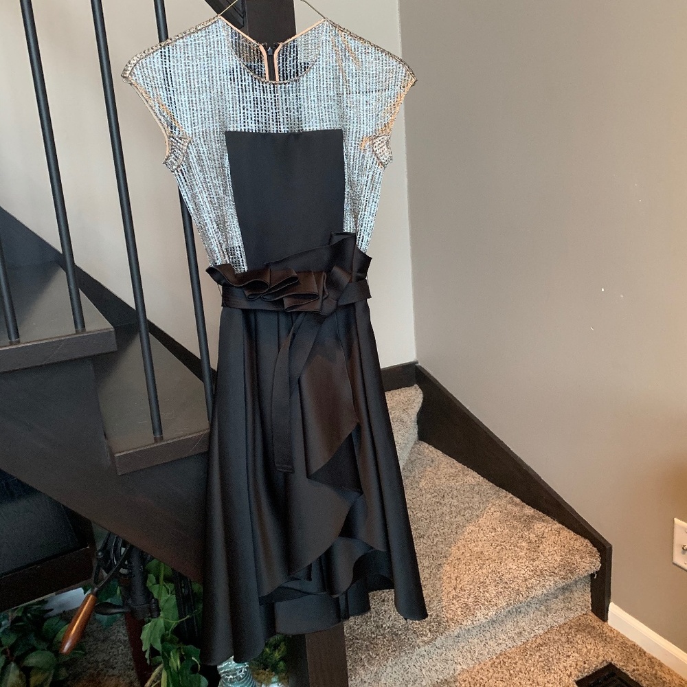 CARMEN MARC VALVO COUTURE Infusion Ruffle